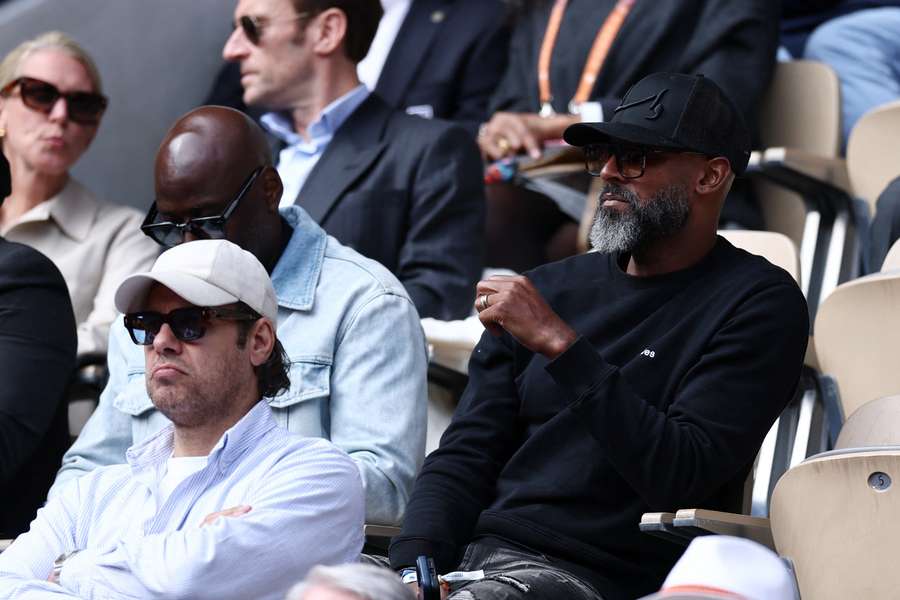 Auch Fußball-Legende Anelka lässt sich das Match nicht entgehen Auch Fußball-Legende Anelka lässt sich das Match nicht entgehen