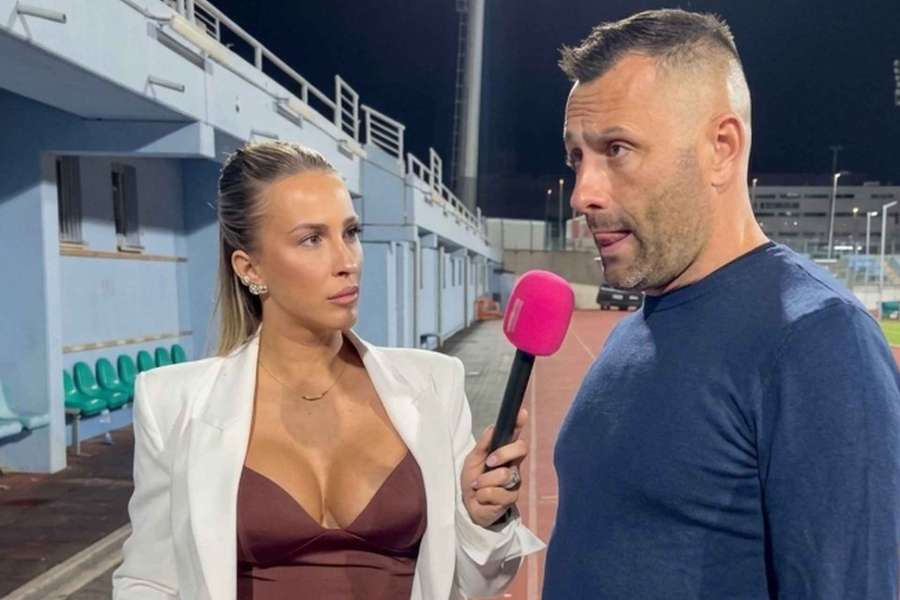 Trenér Ústí nad Labem David Oulehla během pozápasového rozhovoru. Trenér Ústí nad Labem David Oulehla během pozápasového rozhovoru.