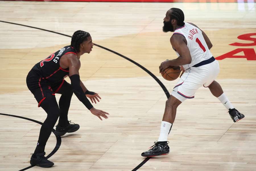 James Harden frappe en prolongation et les Clippers enchaînent à Toronto