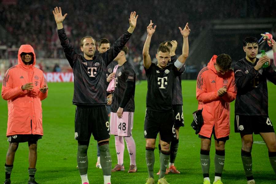 Der FC Bayern feiert das Weiterkommen im DFB Pokal gegen den 1. FC Köln. Der FC Bayern feiert das Weiterkommen im DFB Pokal gegen den 1. FC Köln.