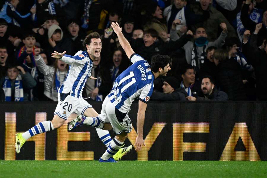 Real Sociedad's Goncalo Guedes celebrates scoring his team's second goal against Barcelona