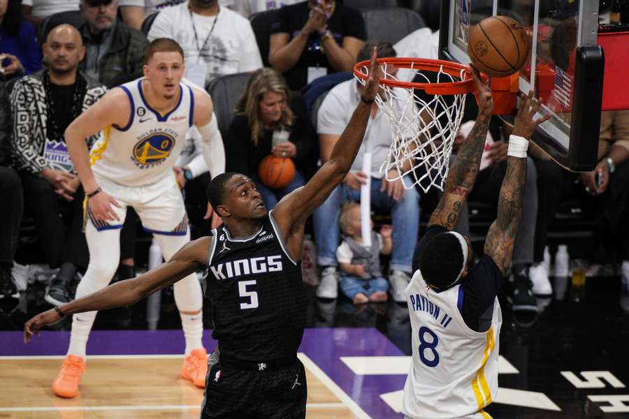 Os Kings venceram os atuais campeões da NBA na estreia nos playoffs