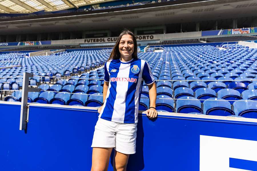 Ema Gonçalves prolonga ligação ao FC Porto