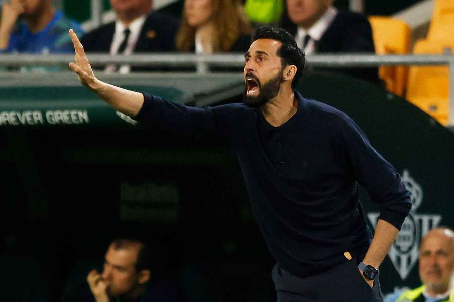 Álvaro Arbeloa byl po zápase naštvaný na rozhodčí.