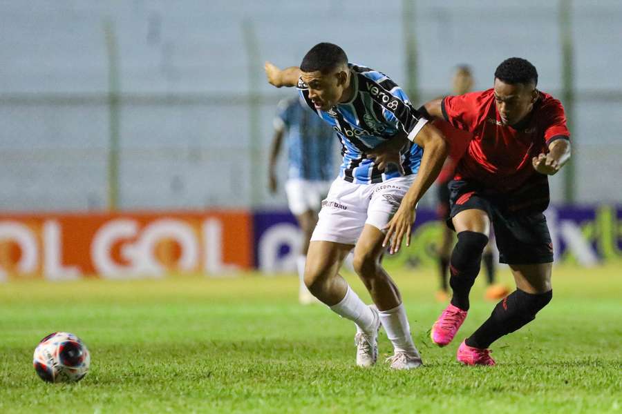 O Athletico-PR passou para as quartas de final com estilo