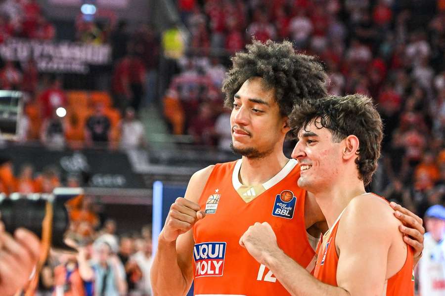 Die Teilnahme der Ulmer Talente Ben Saraf und Noa Essengue am NBA-Draft könnte zum Ausfall im BBL-Finale führen.
