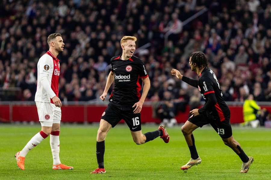 Eintracht Frankfurt beat Ajax 2-1 in Amsterdam