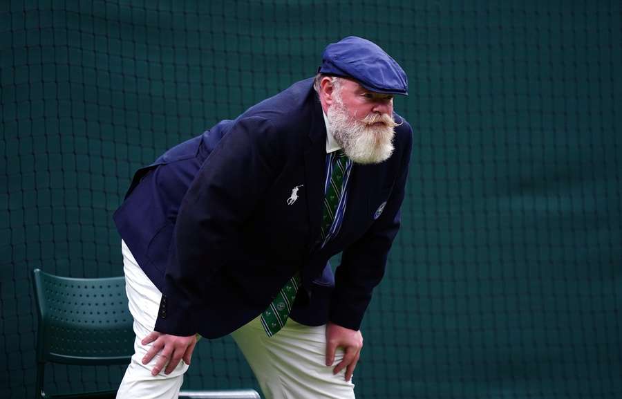 Juízes de linha faziam parte do cenário do tradicional torneio de Wimbledon