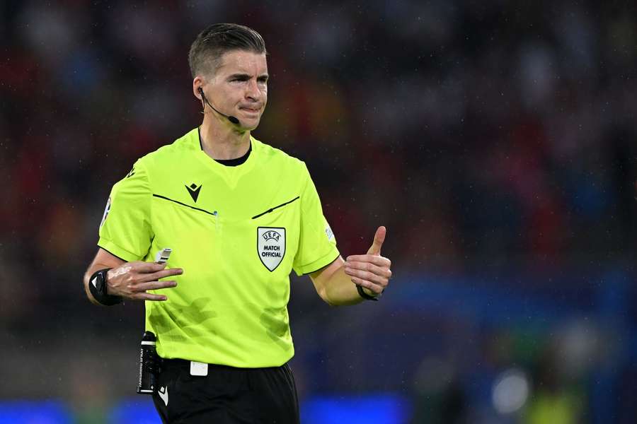 We Francji sędziowie będą nosić kamery, aby zwiększyć ich bezpieczeństwo We Francji sędziowie będą nosić kamery, aby zwiększyć ich bezpieczeństwo