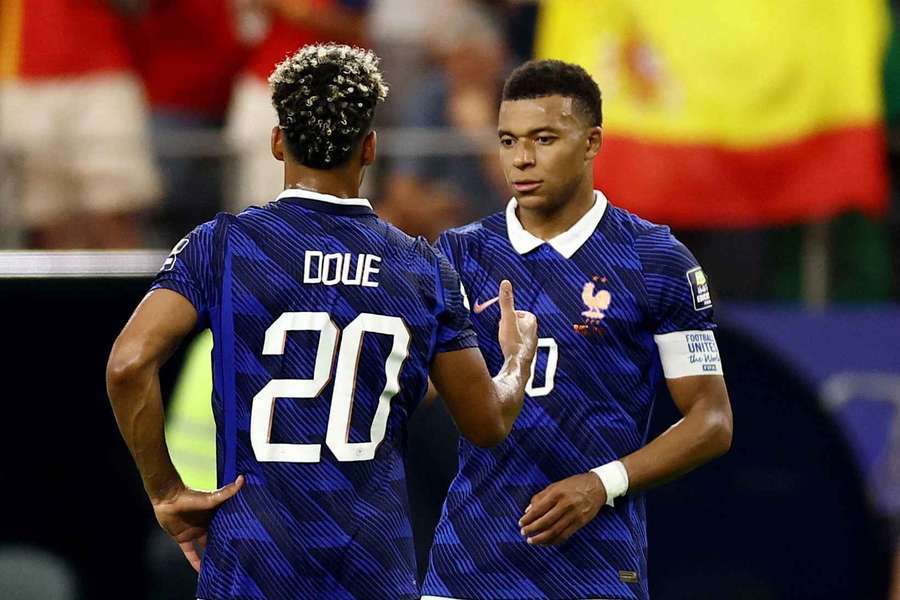 Fotbalisté Francie zabojují alespoň o bronz. Fotbalisté Francie zabojují alespoň o bronz.