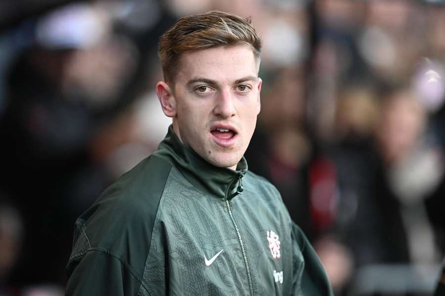 Liam Delap volta a parar no Chelsea