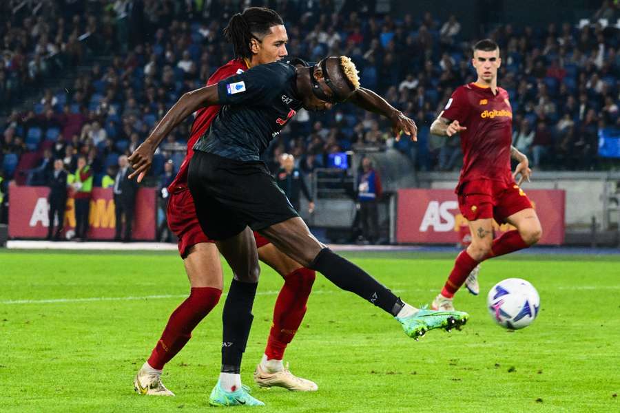 Osimnhen seals Napoli win over Roma to extend lead at Serie A summit