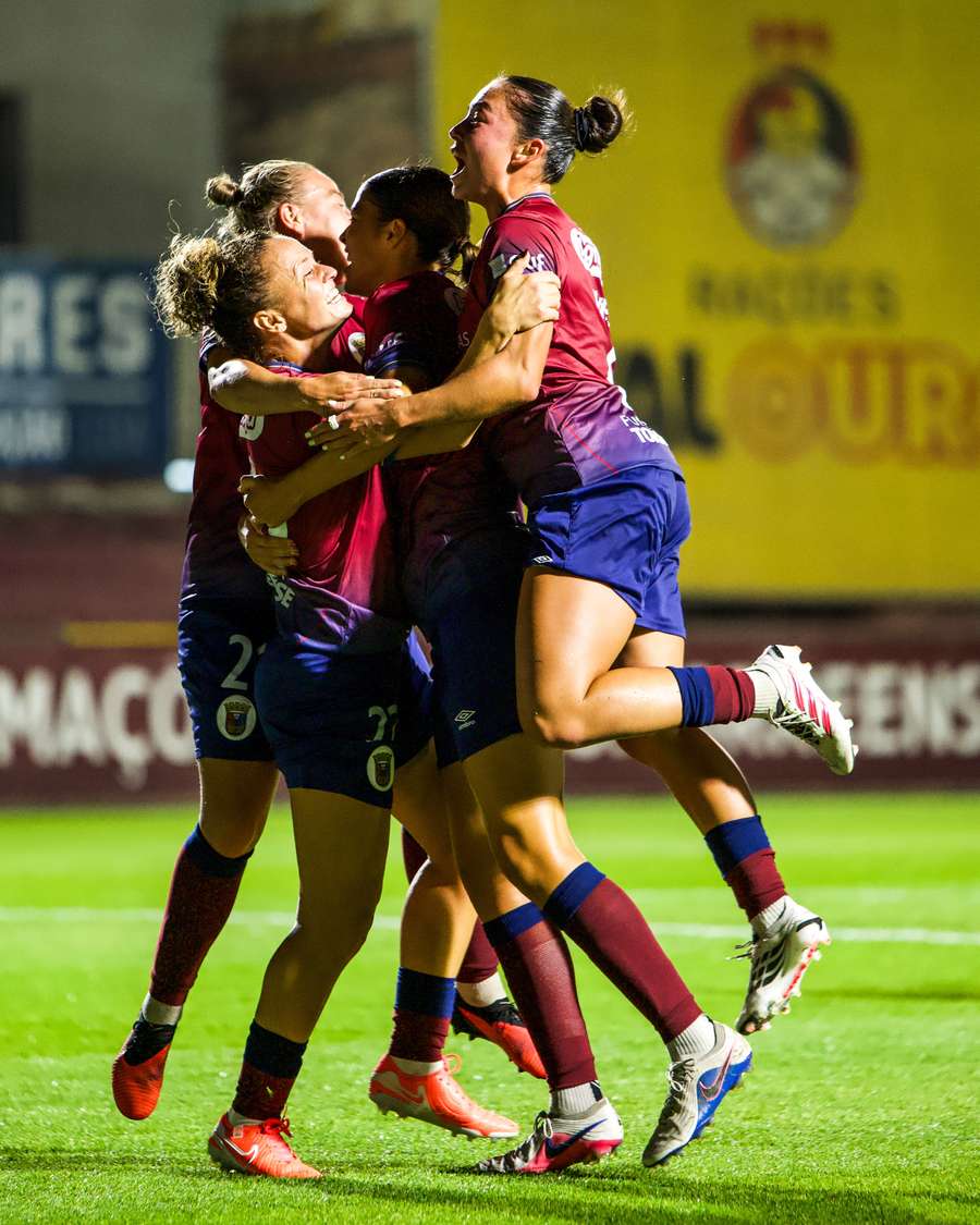 A festa das jogadoras do Torreense A festa das jogadoras do Torreense