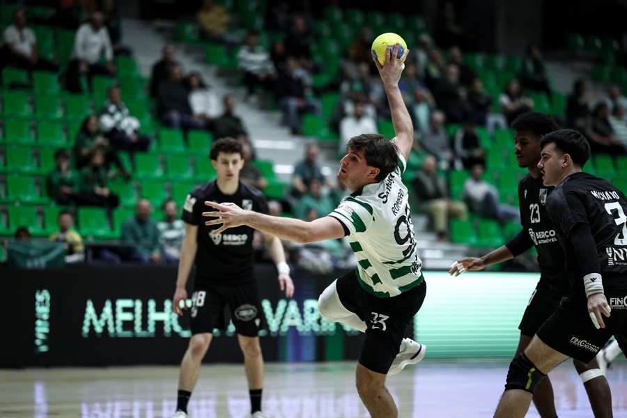 Leões ultrapassaram o Vitória SC Leões ultrapassaram o Vitória SC