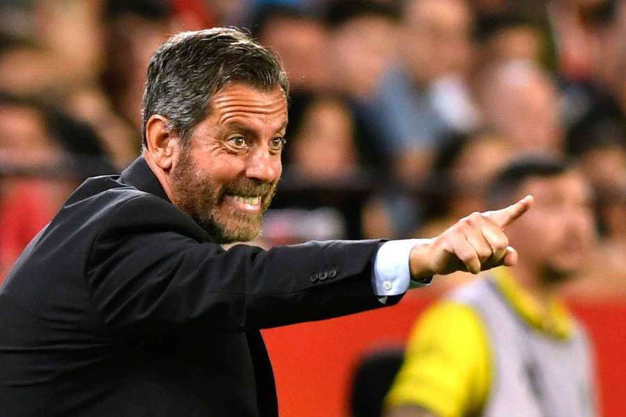 Quique Flores, treinador espanhol de 61 anos