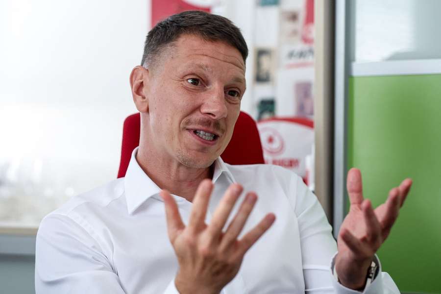 Pardubice lanaří sportovního ředitele Slavie Jiřího Bílka.