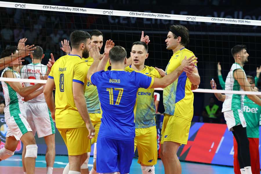 Ukraina wciąż niepokonana w grupie. We wtorek zagra z biało-czerwonymi o pierwsze miejsce Ukraina wciąż niepokonana w grupie. We wtorek zagra z biało-czerwonymi o pierwsze miejsce