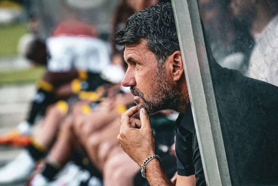 Técnico do Boavista diz não "chorar" ausência de reforços 