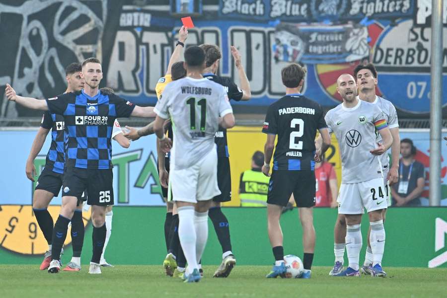 Joachim Maehle is sent off against Paderborn Joachim Maehle is sent off against Paderborn