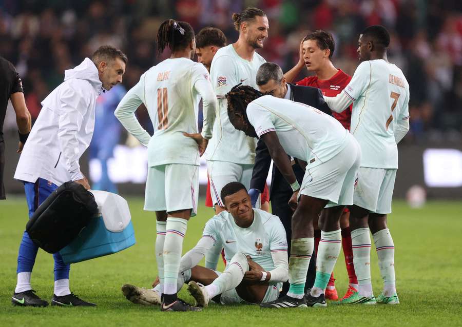 Mbappé po góle vedel, že je zle. Mbappé po góle vedel, že je zle.