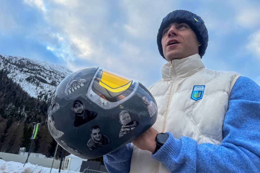  Vladyslav Heraskevych com o capacete