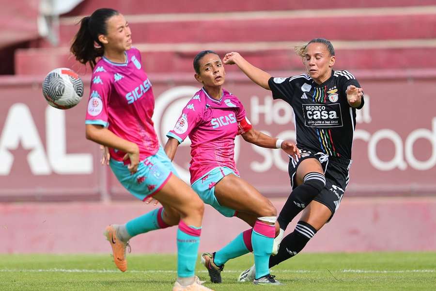 Lúcia Alves em destaque no triunfo do Benfica