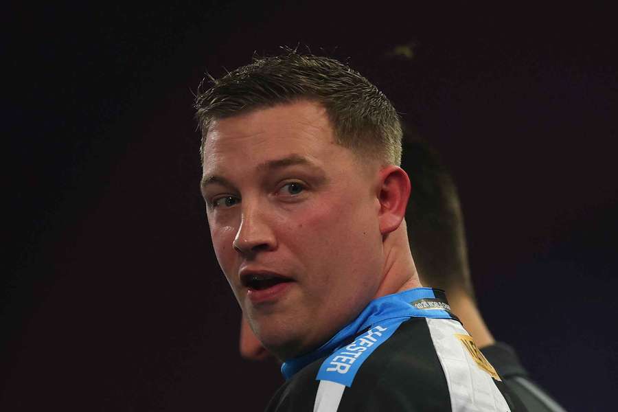 Auch Chris Dobey hat bereits mit der Ally-Pally-Wespe Bekanntschaft gemacht. Auch Chris Dobey hat bereits mit der Ally-Pally-Wespe Bekanntschaft gemacht.