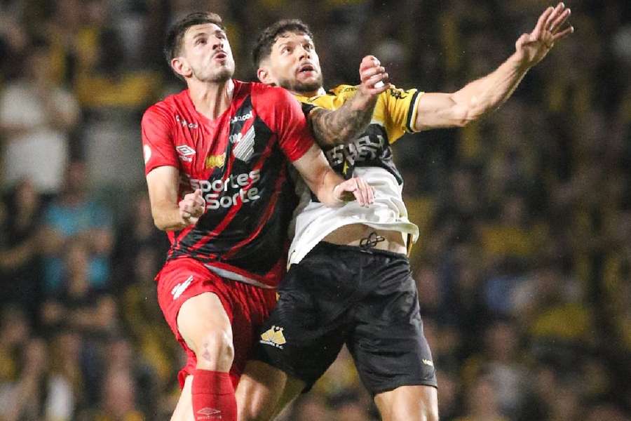 Criciúma e Athletico-PR tiveram horário de jogo alterado devido a dificuldade de pouso em SC