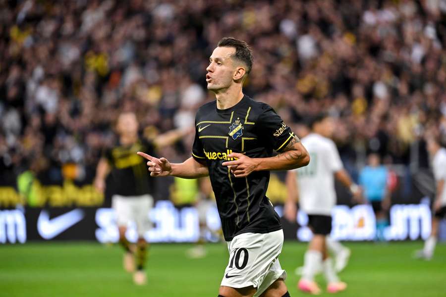 Bersant Celina put AIK 2-0 up early on
