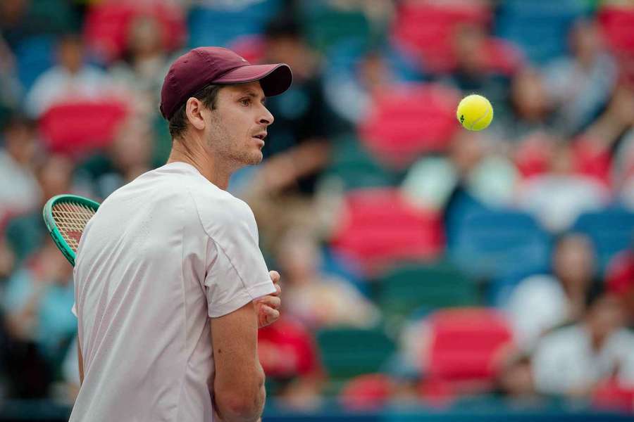 Tenis Flash: Chwalińska walczy w Wuhan. Hurkacz zagra o ćwierćfinał w Szanghaju Tenis Flash: Chwalińska walczy w Wuhan. Hurkacz zagra o ćwierćfinał w Szanghaju