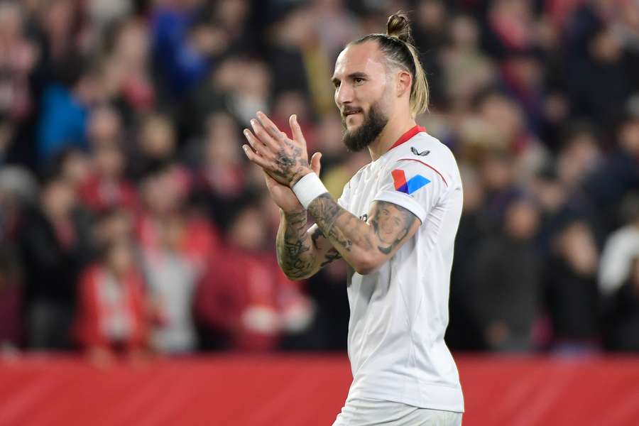 Gudelj comemora vitória no Estádio Sánchez Pizjuán
