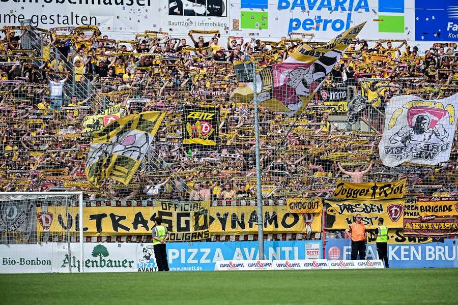 Dresden bleibt ein weiteres Jahr in der 3. Liga.