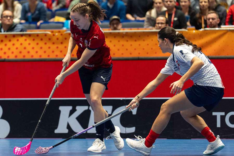 Anna Brucháčková (vlevo) v zápase s Norskem. Anna Brucháčková (vlevo) v zápase s Norskem.