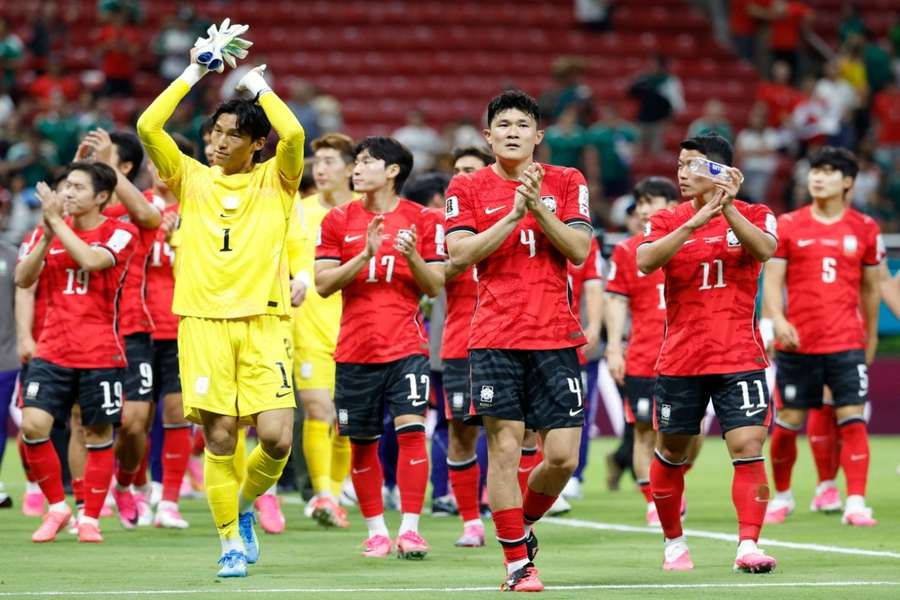 Corea del Sur remonta el marcador y vence a República Checa en su debut mundialista