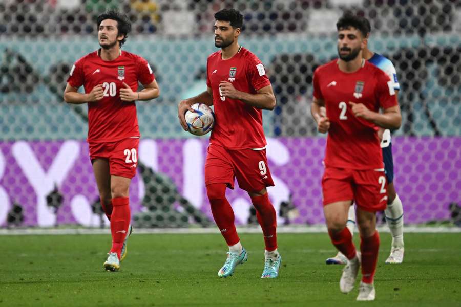 Mehdi Taremi dwukrotnie dał radość kibicom z Iranu w meczu z Anglikami