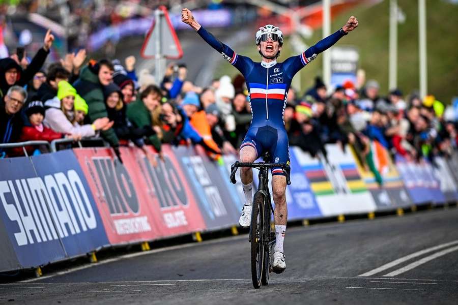 Léo Bisiaux a remporté le titre mondial à Hoogerheide ce dimanche.