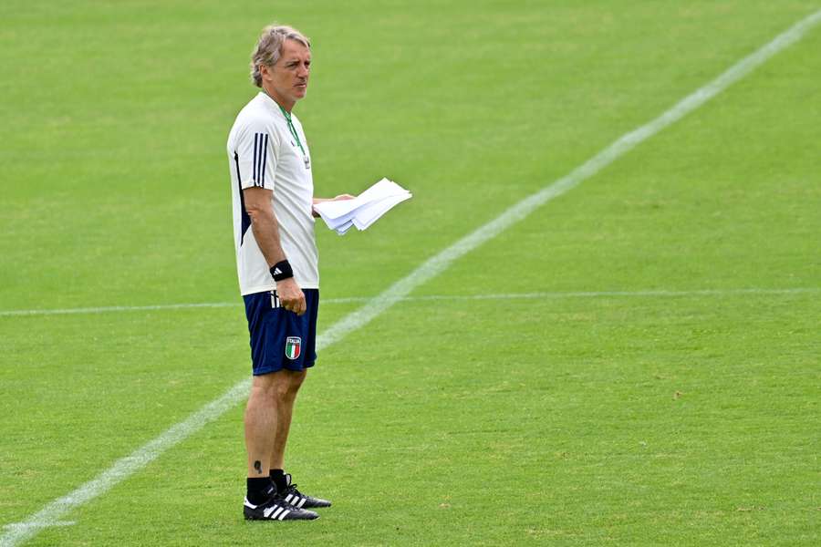 Roberto Mancini tijdens een training eerder deze week