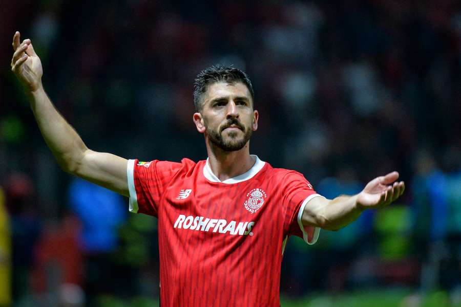 Paulinho, atacante del Toluca, celebra un gol Paulinho, atacante del Toluca, celebra un gol