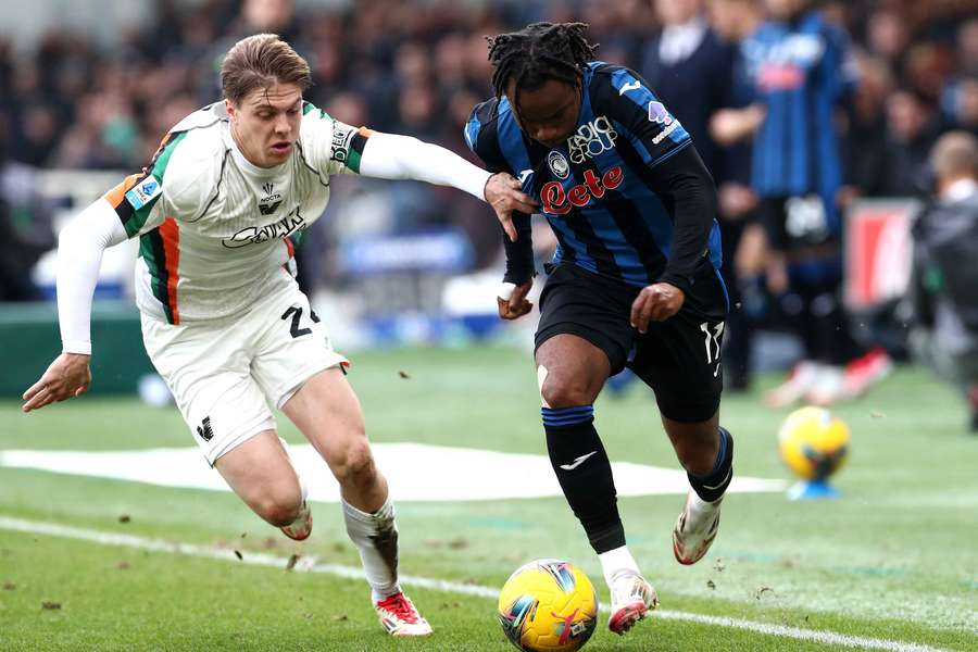 Lookman desafía a Zerbin Lookman desafía a Zerbin