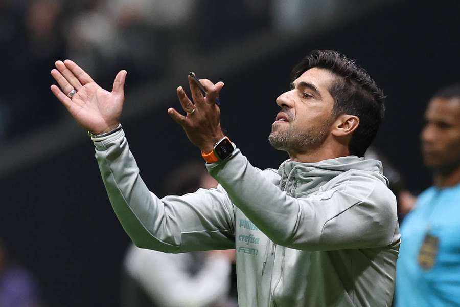 Abel Ferreira durante a vitória na Arena MRV