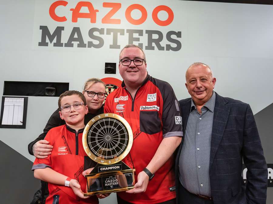 Der letzte Sieger des alten Masters-Formats: Stephen Bunting. Der letzte Sieger des alten Masters-Formats: Stephen Bunting.