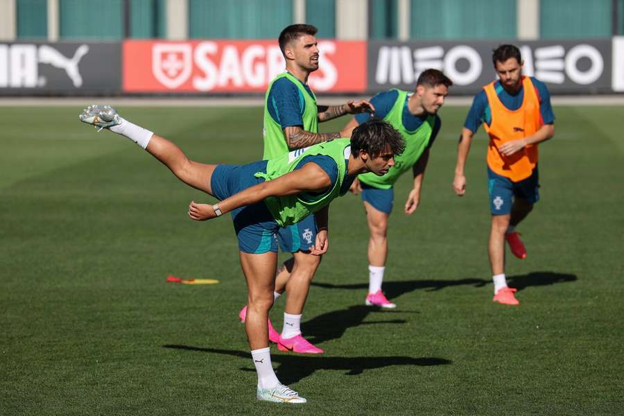 João Félix fez trabalho no ginásio