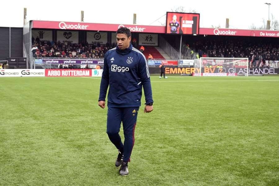 Reiziger neemt afscheid van Ajax en wil hoofdtrainer worden