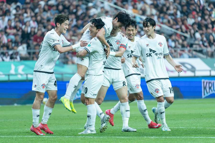 K-League lifts 27-year ban on signing foreign goalkeepers