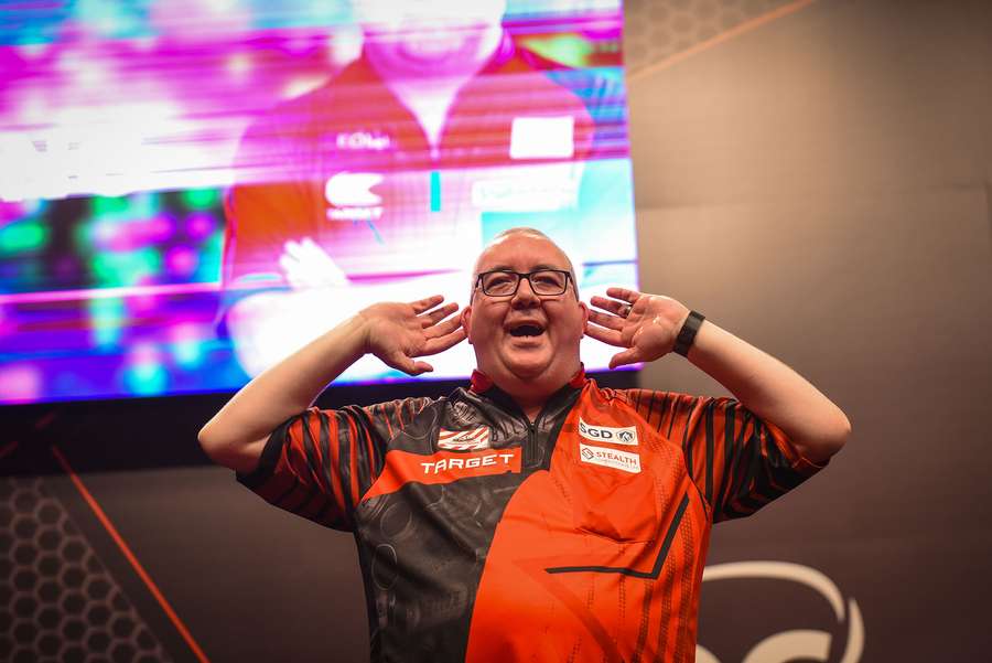 Stephen Bunting celebrates