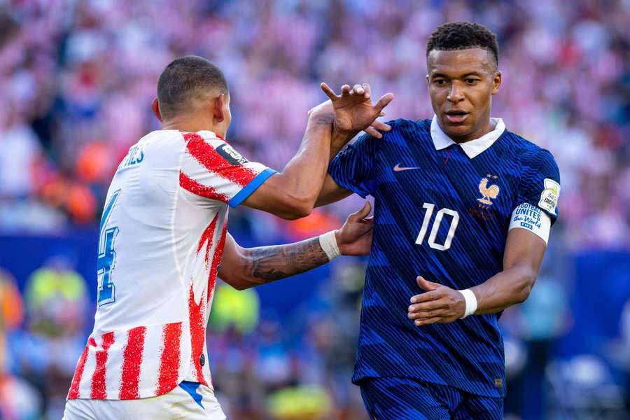 Kylian Mbappé se nenechal vyprovokovat. Kylian Mbappé se nenechal vyprovokovat.