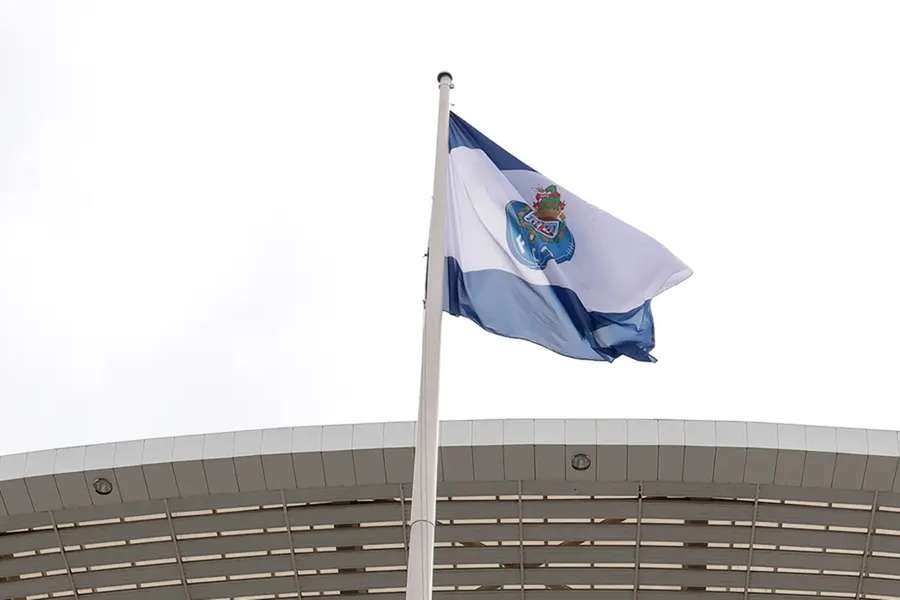 Hastear da bandeira marcado para as 10:00, no Dragão Hastear da bandeira marcado para as 10:00, no Dragão