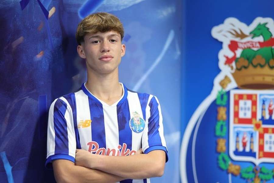 Duarte Cunha, avançado de 16 anos do FC Porto
