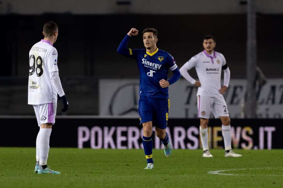 Darko Lazovič dal při výhře 2:0 nad Cremonese oba góly Verony.