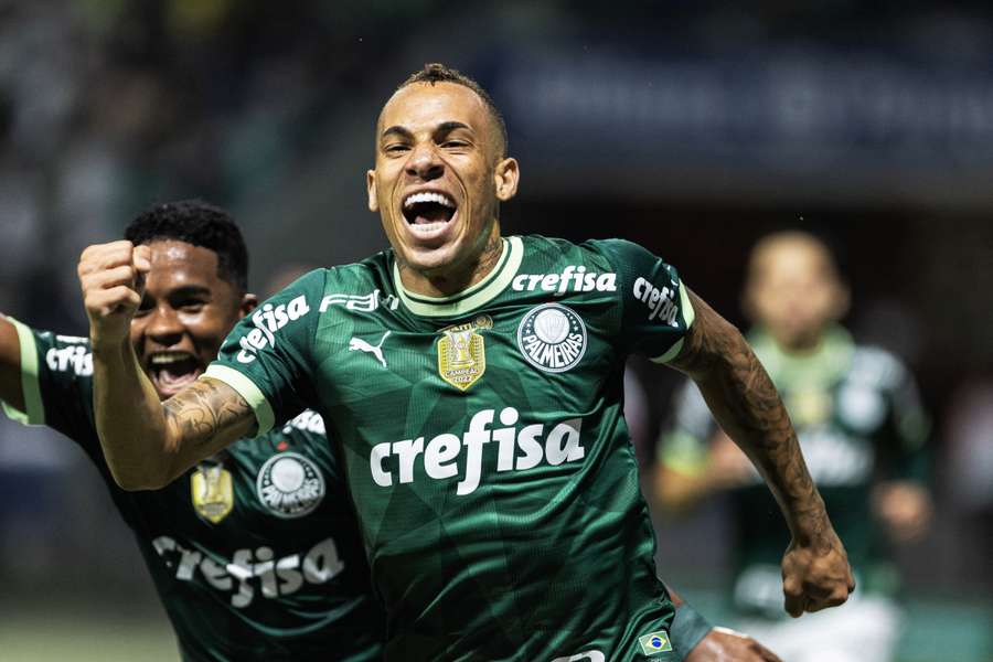 Breno Lopes brilhou no clássico